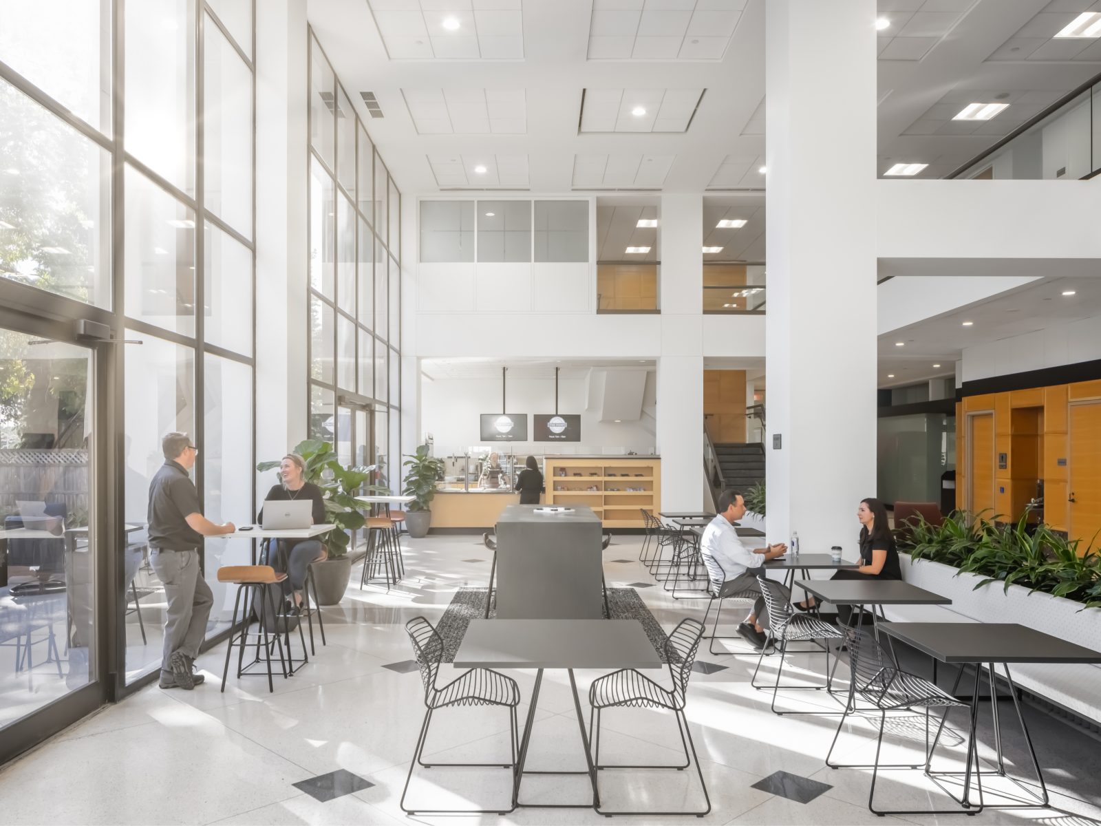 210928 600 Metropoint L 009