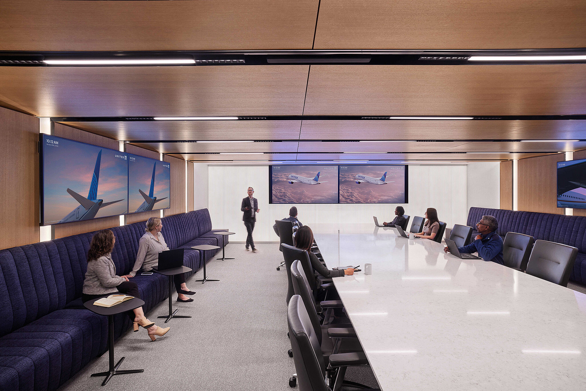 United Airlines HQ low 02