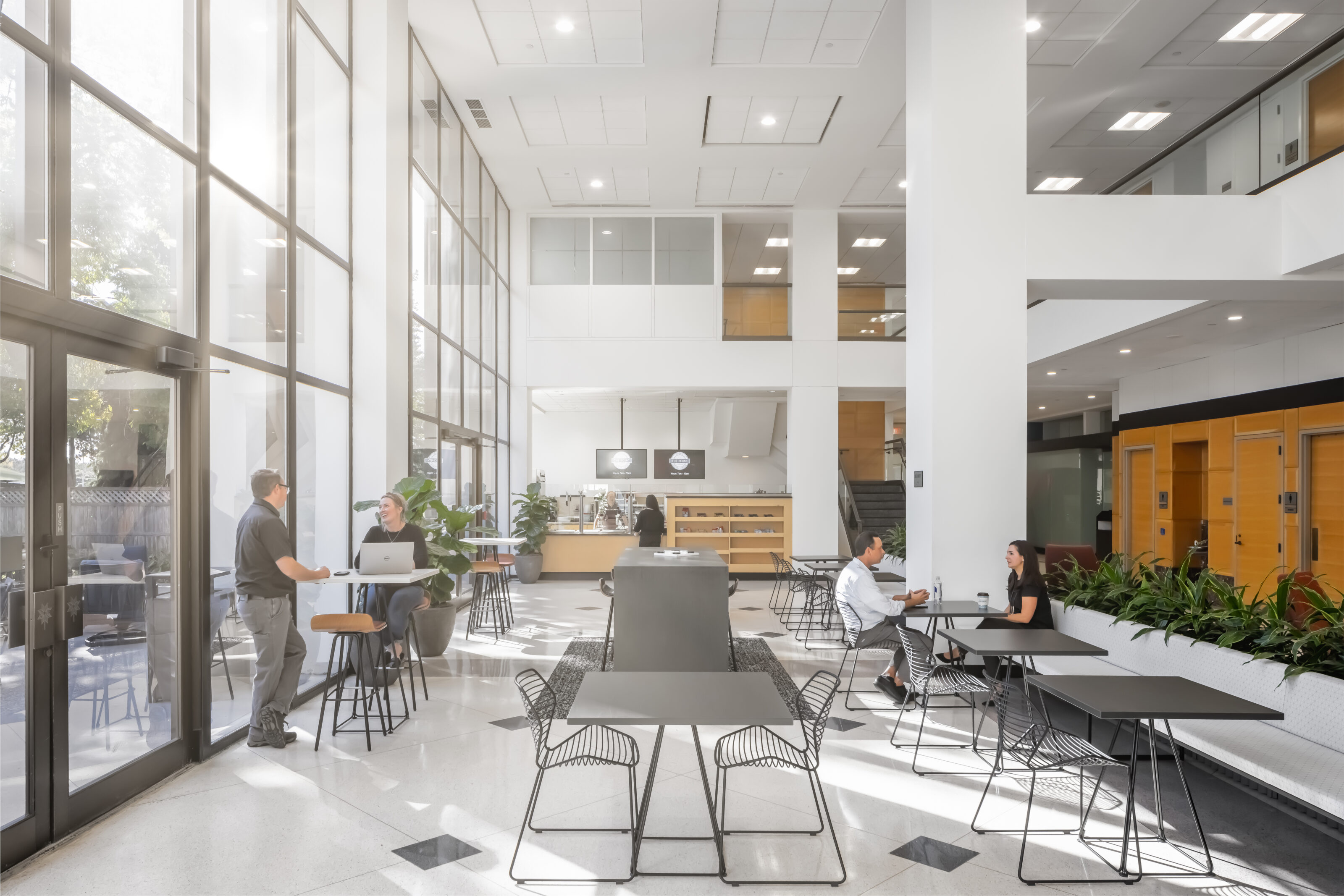 210928 600 Metropoint L 009
